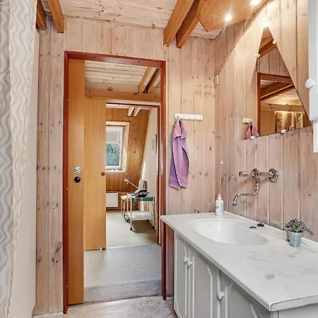 3 Bedroom Gorgeous In Feriehus